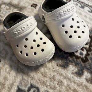3/$15 CROCS Kids White Classic Clog with Gray Lining